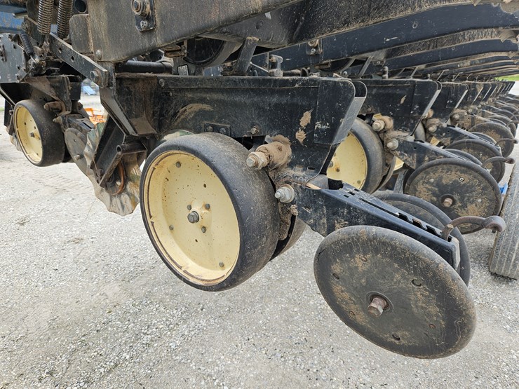 kinze-2600-image-9