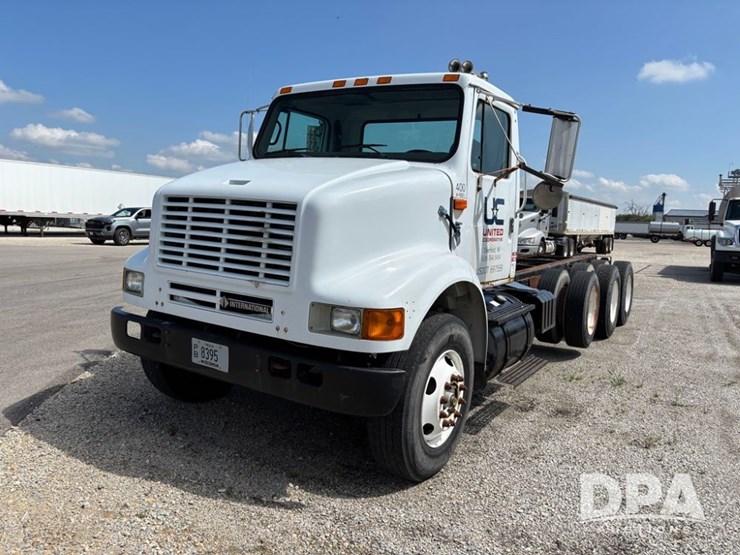2000-international-8100-image-2