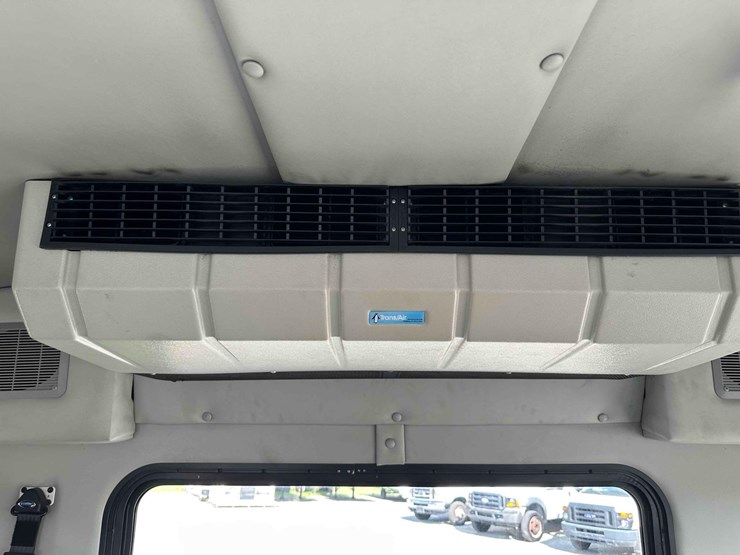 2017-ford-e450-image-32