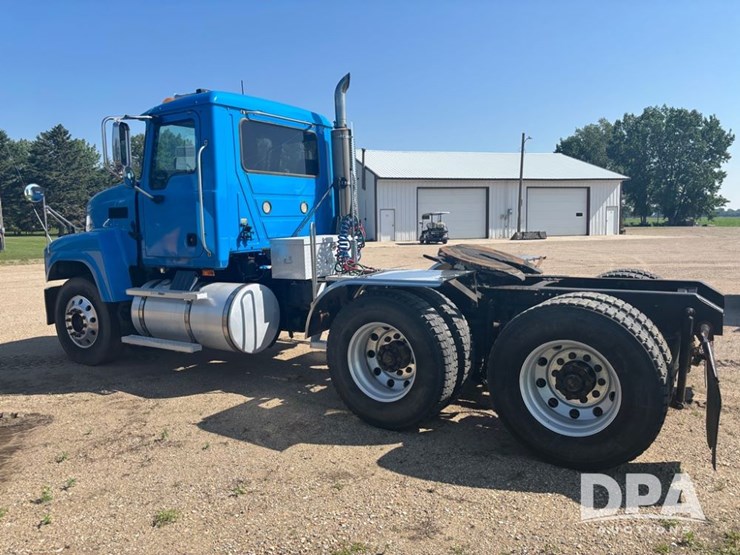 2006-mack-chn613-image-14