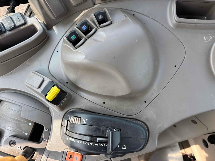 2023-john-deere-6155m-image-23
