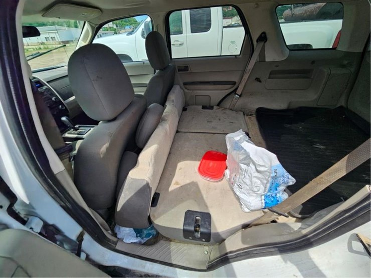 2011-ford-escape-image-10