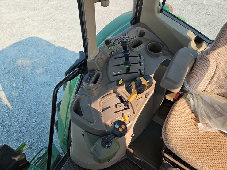 2022-john-deere-6145m-image-11