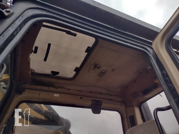 caterpillar-322l-image-14