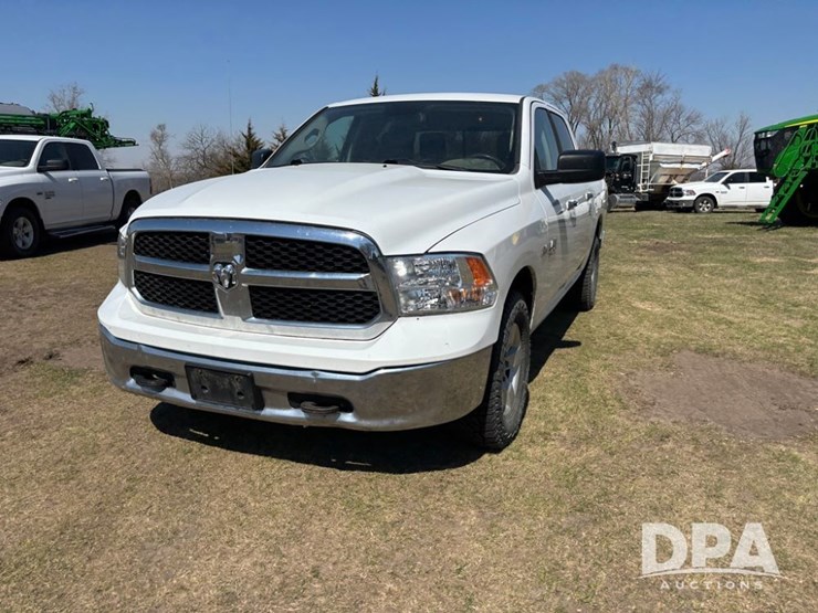 2015-dodge-ram-1500-image-2
