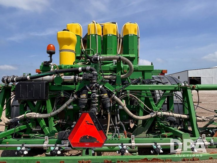 2017-john-deere-r4045-image-9