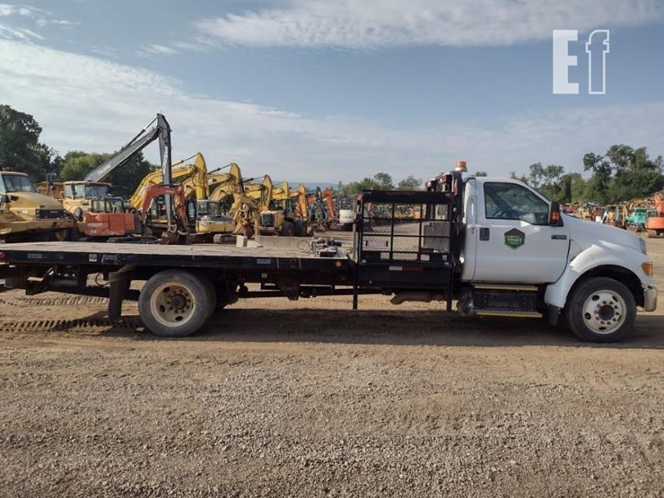 2013-ford-f650-xlt-image-2
