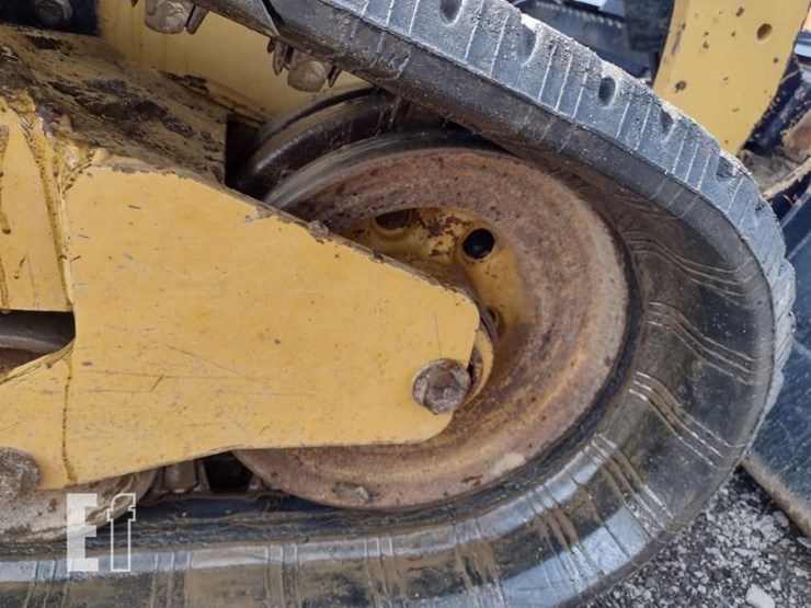 2022-caterpillar-259d3-image-32