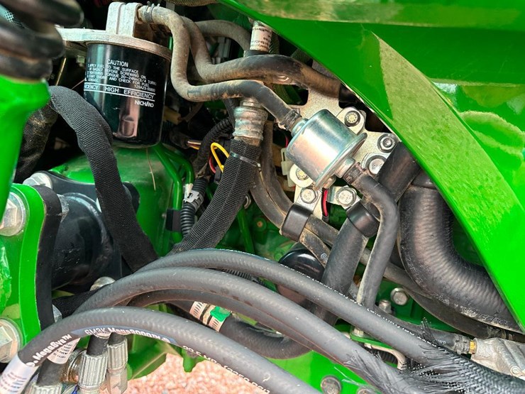 2022-john-deere-3033r-image-34