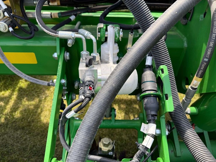 2014-john-deere-1770nt-image-19