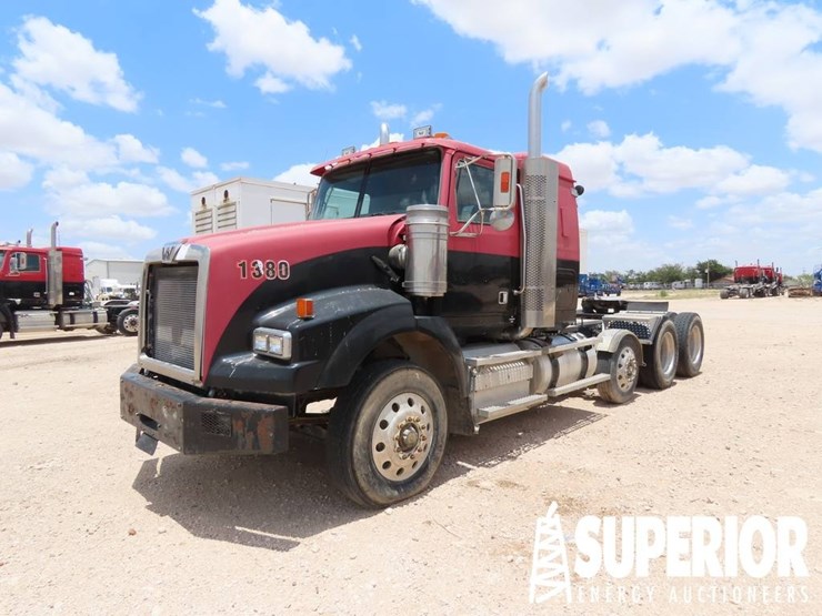 2011-western-star-4900-image-1