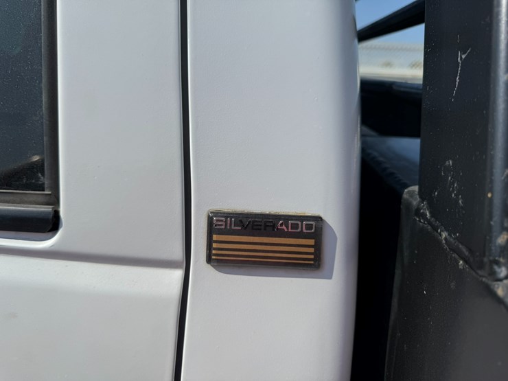 1996-chevrolet-3500-image-19