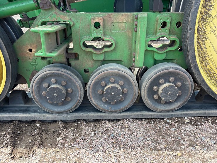 2014-john-deere-8335rt-image-10
