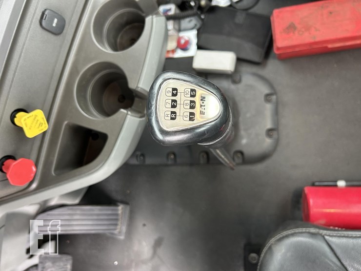 2016-kenworth-t880-image-27