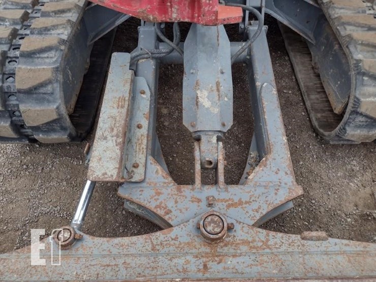 2018-takeuchi-tb260-image-22