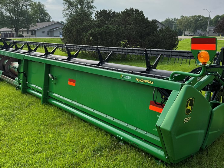 2011-john-deere-635f-image-10