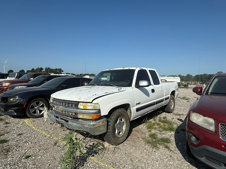 2002-chevrolet-1500-image-1