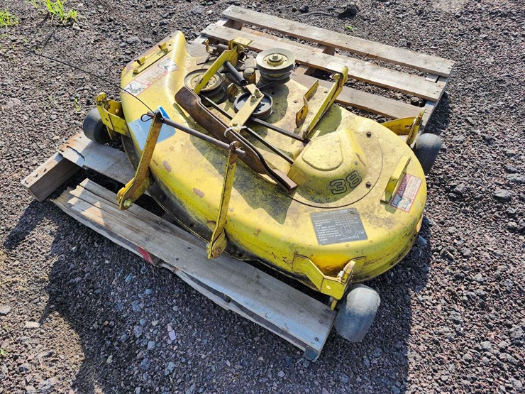 john-deere-130-image-2