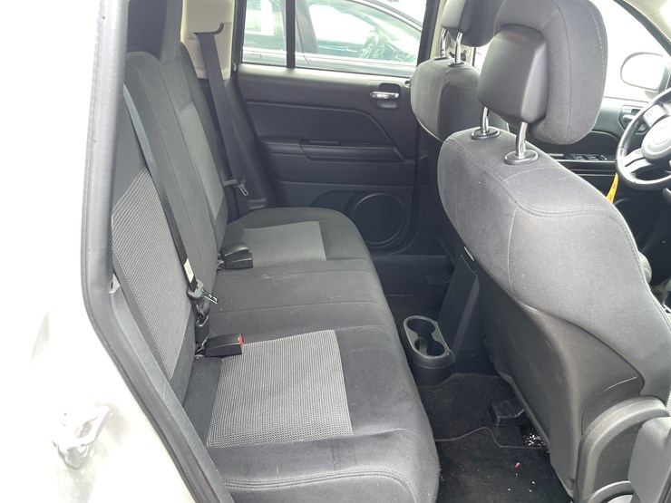 2011-jeep-compass-image-44