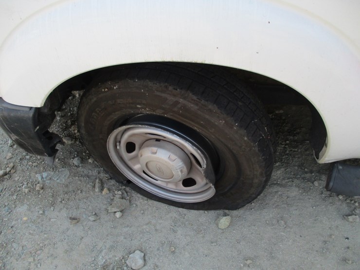 2015-ford-f250-xl-image-18