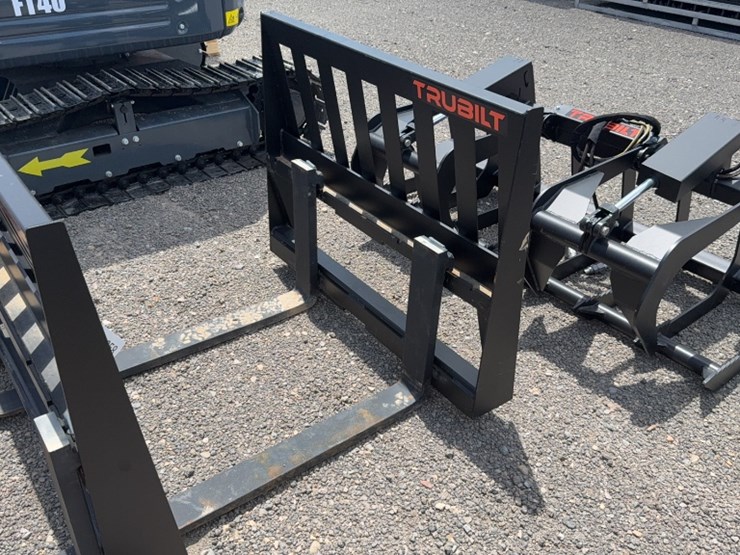 #2047-•-trubilt-42"-skid-steer-pallet-forks-image-1