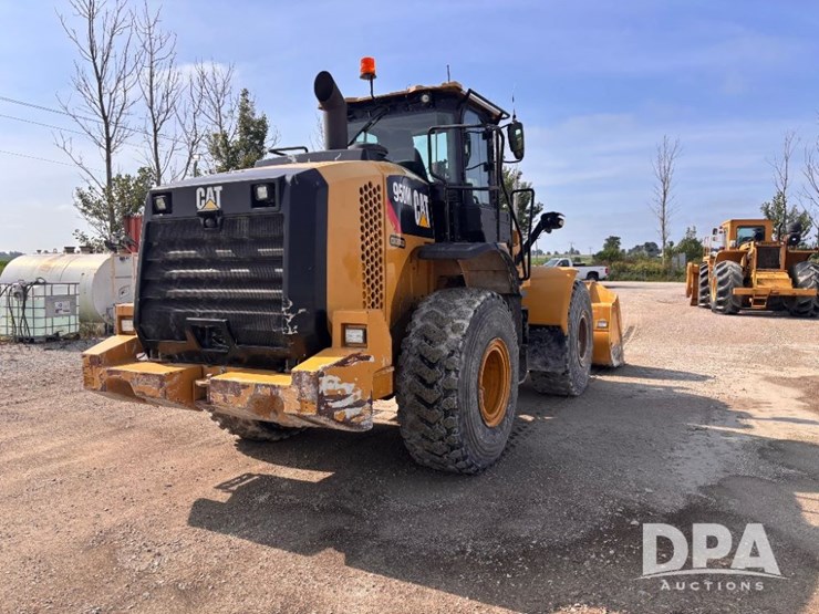 2014-caterpillar-950m-image-10
