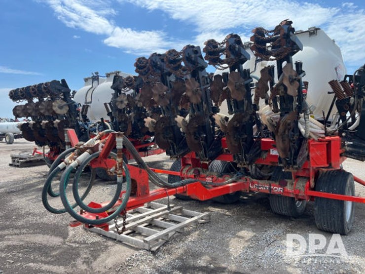 2017-kuhn-gladiator-1205-strip-till-bar-(jn2500)-image-27