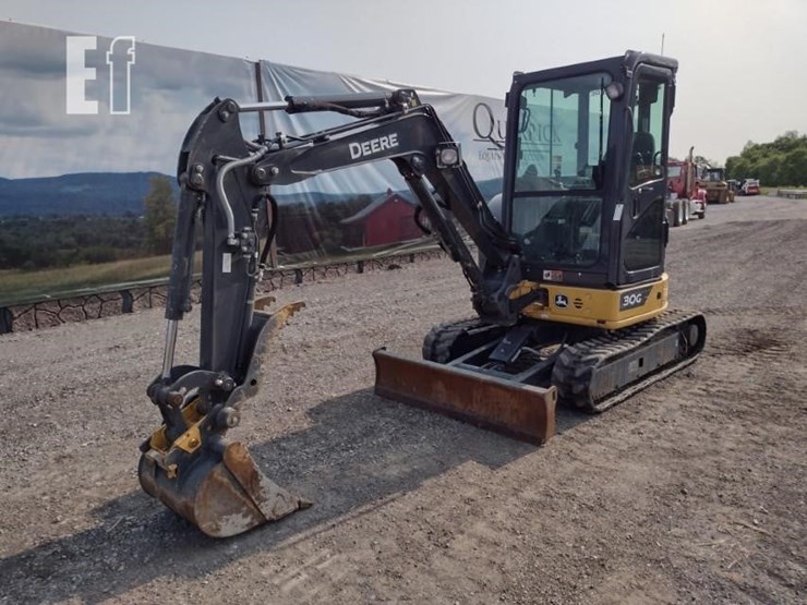 2022-deere-30g-image-47