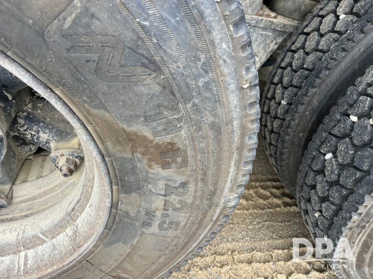 1995-ford-l9000-image-44