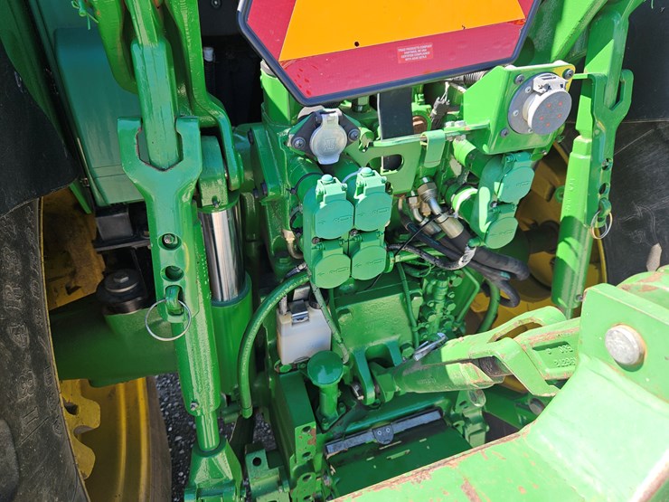 2005-john-deere-7520-image-16