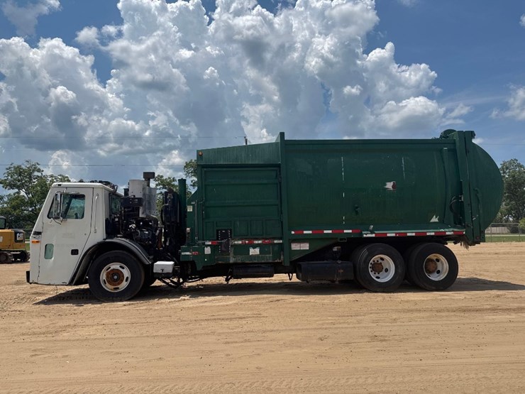 2014-mack-leu613-image-1