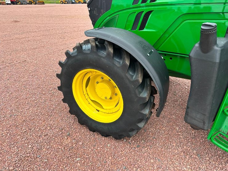 2014-john-deere-6115m-image-14