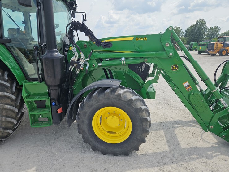 2022-john-deere-6140m-image-21