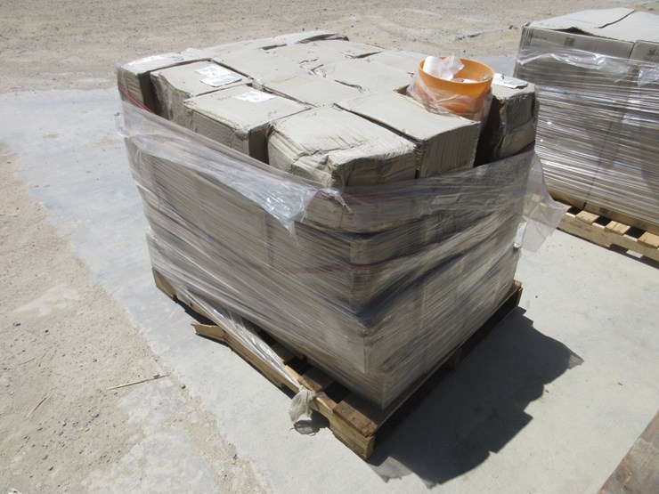 lot-of-approx-(240)-8"-plastic-planters-image-2