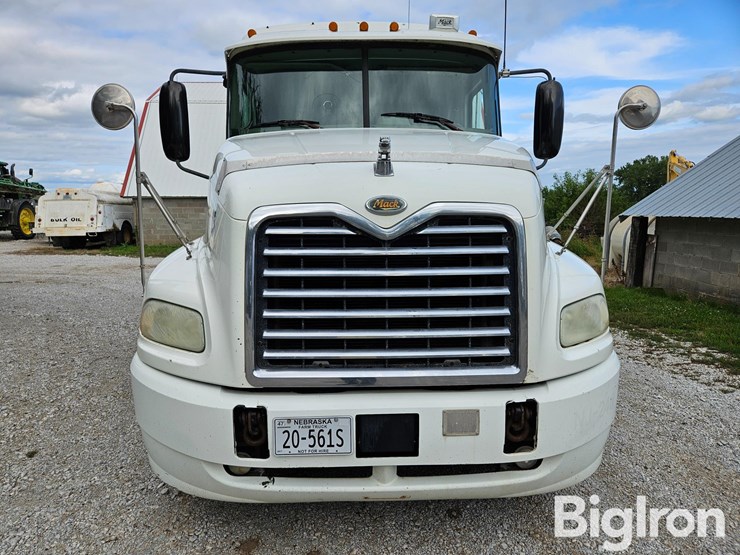2006-mack-vision-cxn613-image-2