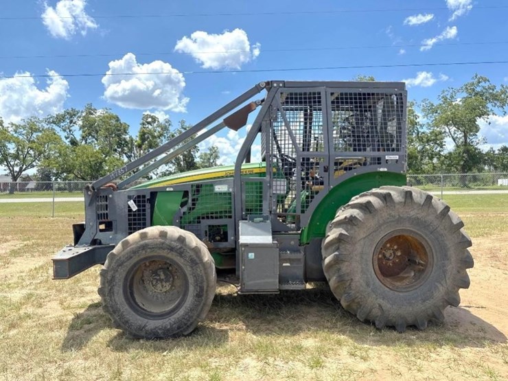 2015-john-deere-5100m-image-1