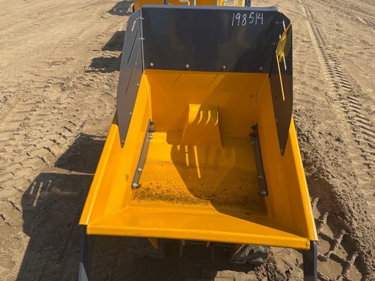 2024-agt-industrial-qht-500fl-concrete-buggy-image-12