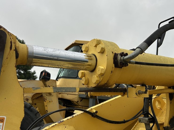 2010-new-holland-lw190-image-11