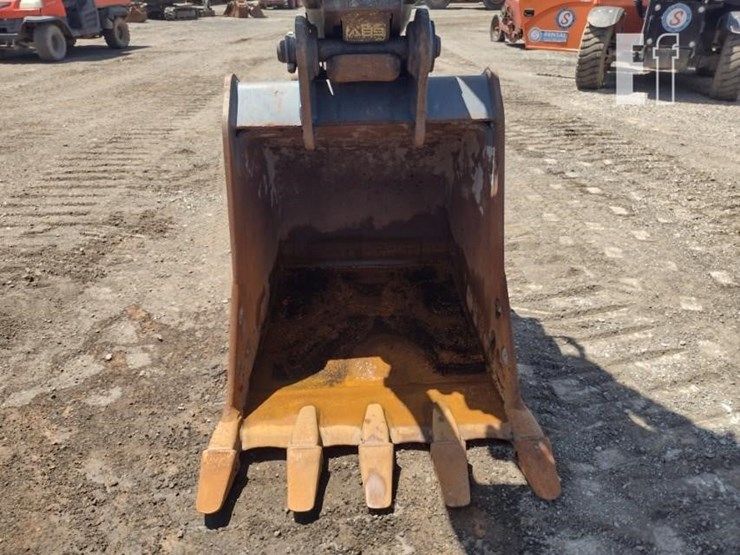 2021-hitachi-zx135us-6-image-14