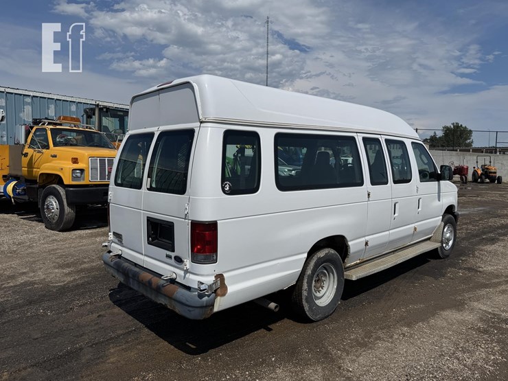 2012-ford-e250-image-6