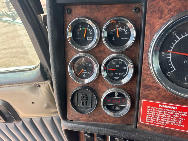 2003-kenworth-t800-image-17