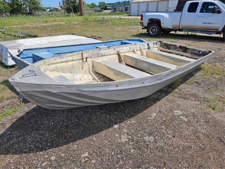 #2530-•-15'-aluminum-boat-image-1
