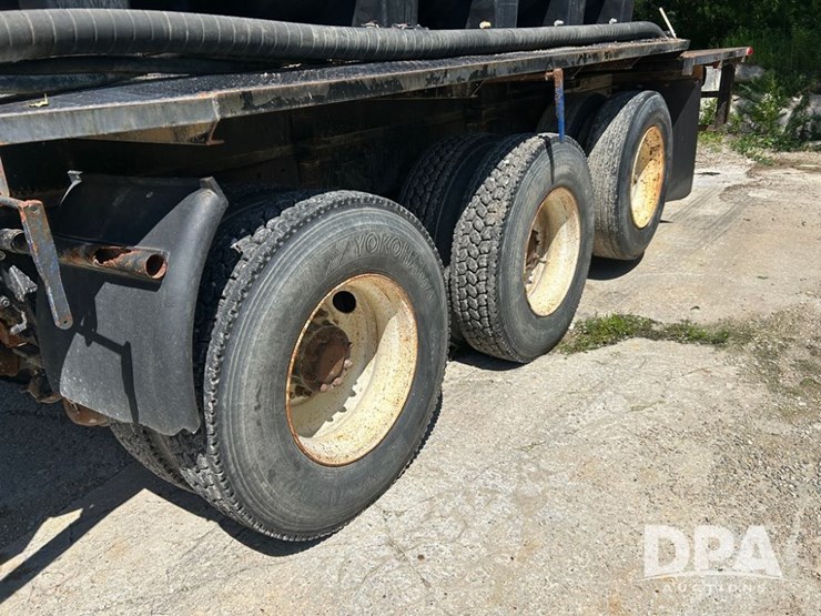 1998-peterbilt-378-image-17