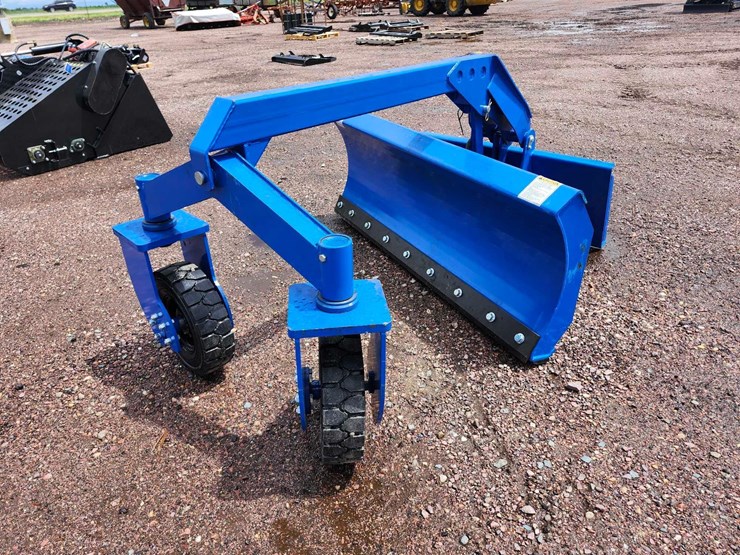 2025-topcat-skid-steer-grader-image-1