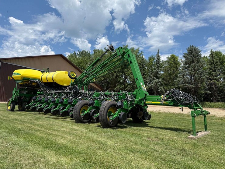 2014-john-deere-1770nt-image-63