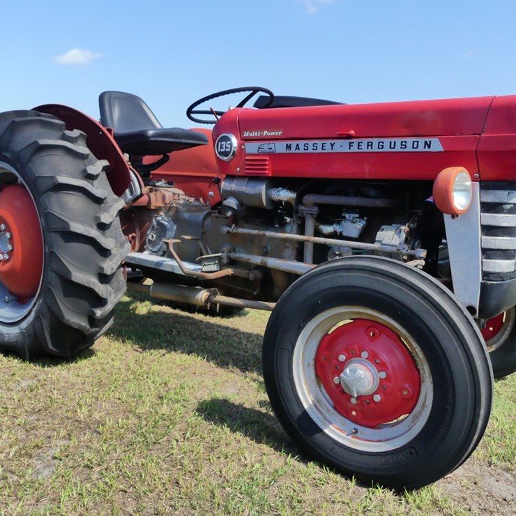 MASSEY-FERGUSON 135