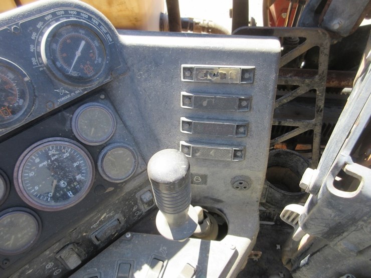 2013-ditch-witch-jt2020-image-13