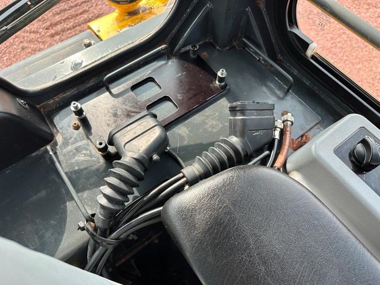 2007-komatsu-d51px-22-image-61