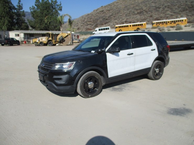 2016-ford-explorer-image-1