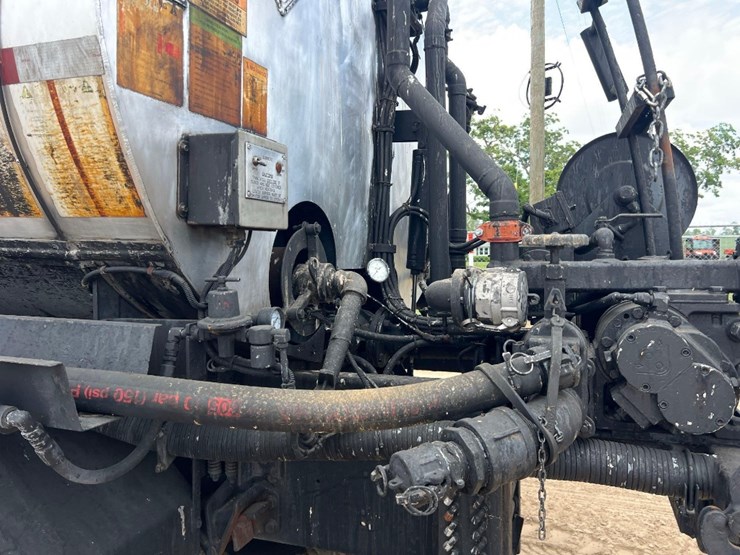 2008-ford-f750-xl-image-25